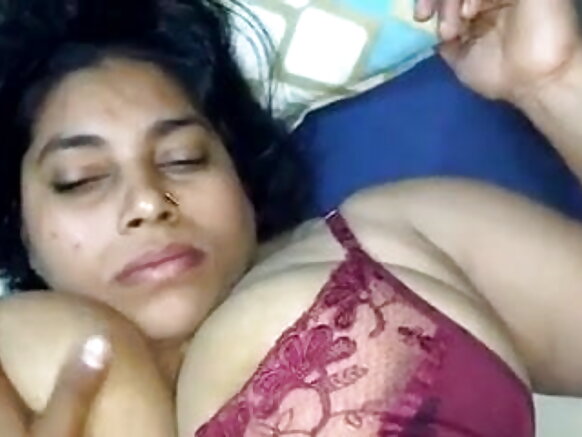 India Gordita Bustonas Sinema ya Kupendeza Mke wa Kihindi Gordita alichanganyikiwa sana