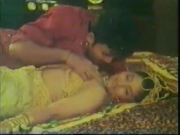 vibubu vya india wakinyonya filamu ya filamu ya ngono HD