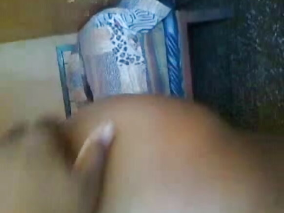 Mpenzi wa rafikiye aliombwa avue nguo zake na rununu ikafunua matiti yake