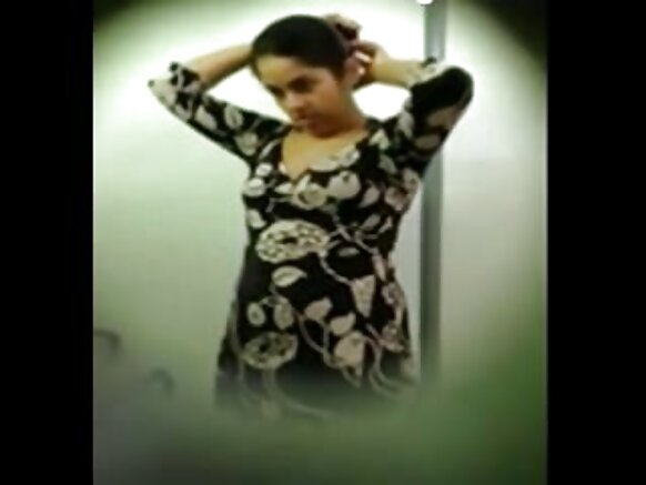 Desi Katrina Kaif Filamu ya Sexy ya Kihindi Bhabhi alinaswa na shemeji kwa jicho la kufuli