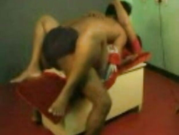 Shangazi wa kihindi afanya mapenzi kwa kiingereza mahali pa kazi video ya ngono movie mpya india