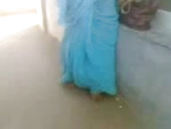 inua sexy hindi movie lift saree