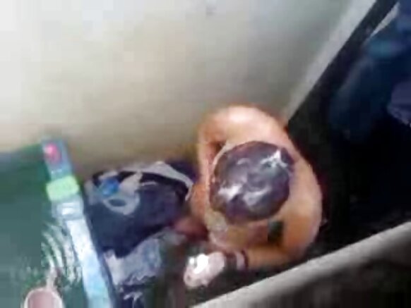 sexy kijakazi wa kiingereza video photo wire shower