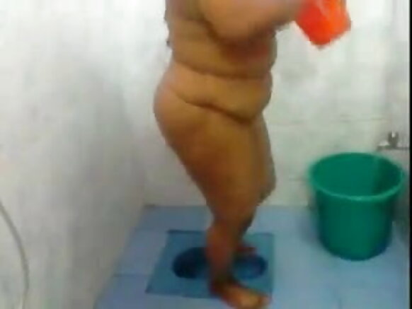 Shangazi wa Kihindi 1212 (Sehemu ya 1) katika video ya filamu ya kihindi ya kuvutia