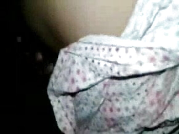 Desi mature bhabhi anafurahia ngono bila filamu ya mapenzi ya mpwa wake mkuu