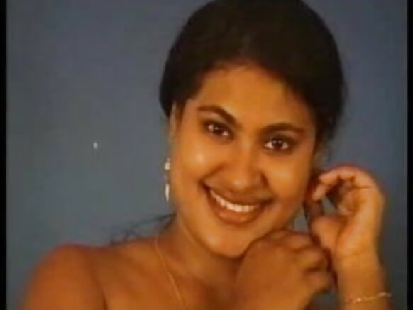 Filamu Mpya ya Video ya Sexy Buff ya India Aunty 1313