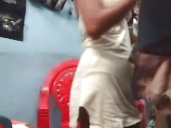 Wanandoa wa Desi wanahisi vizuri katika rununu ya bf hindi ya filamu ya ngono