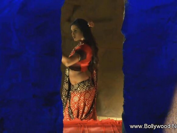 Bolinude ya Kuvutia Inacheza Video ya Sexy Picha ya Sexy Inavutia