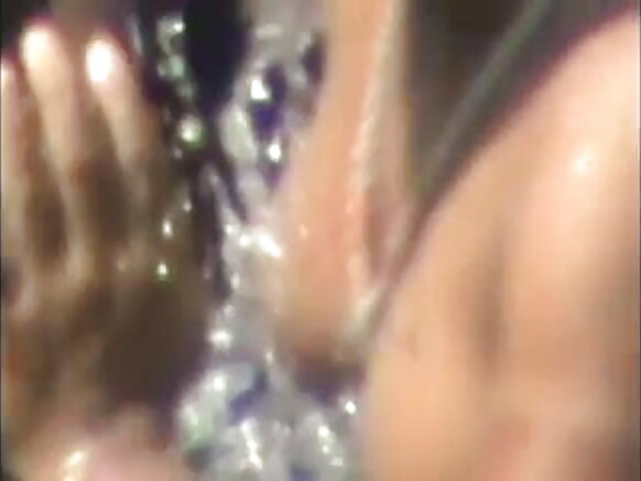 bangla desi video sexy video picha ya video ya kuvutia watu desi bangla bafuni wazi