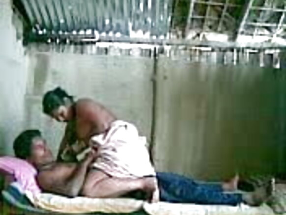 Rafiki wa Kigujarati wa filamu ya kijasusi kwenye mjakazi wangu mpya wa Kihindi akiwa na mvulana wake mrembo