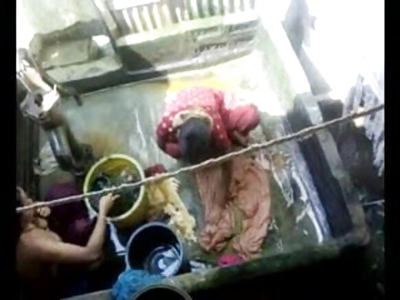 wasichana wa kijiji cha bangla desi wakioga katika makao makuu ya jiji la dhaka video ya mgodi wa kuvutia wa hindi (5)