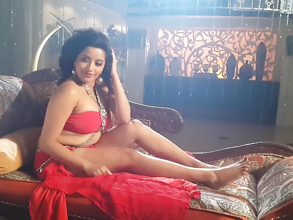 Mtu, tafadhali tengeneza sinema ya kupendeza ya monalisa na bollywood lava na kuanguka..