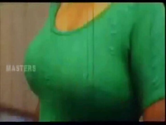 Mwigizaji maarufu Mallu anafurahia ngono katika filamu ya kuvutia ya Hindi
