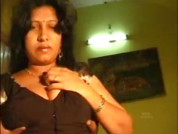 Mallu Aunty Bollywood Movie Video ya Sexy ya Upendo kashfa ya Aunty 003