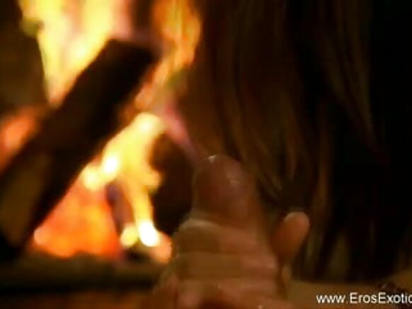 Morena India MILF inatoa blowjob uwazi video ya bluu