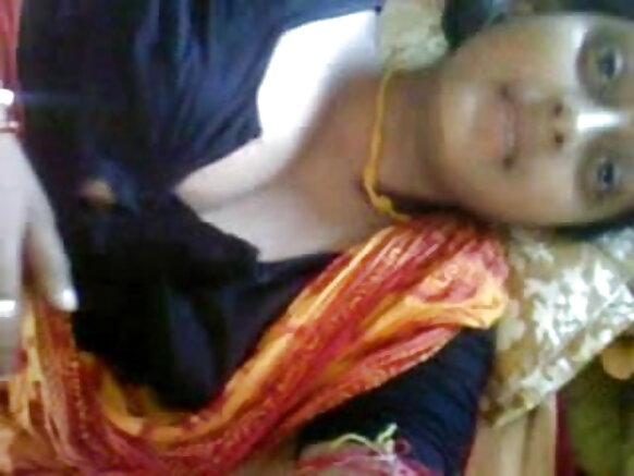 Mrembo wa desi wa Kibengali desi bodhi devar akiwa na matiti ya kuvutia ya khan anayevutia