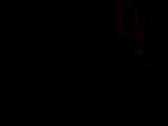 Msichana mrembo wa kihindi akiongea na mpenzi wake huku akimtania mama yake video ya mapenzi tuma filamu