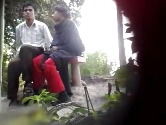 Onyesho la kashfa katika bustani ya India kwenye video ya ngono