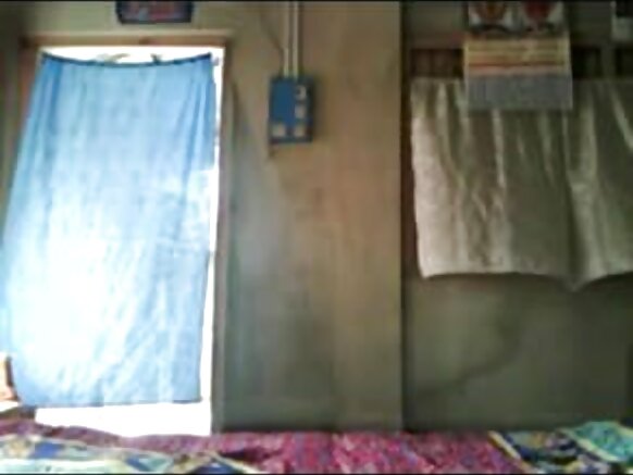 Jirani Mjinga na Mwenye Bahati Bangla Desi Boy English Ngono ya Bluu Bhabhi Anayefukiza Jirani