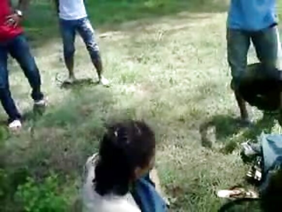 Filamu chafu ya mjomba wa Tharki na msichana mdogo