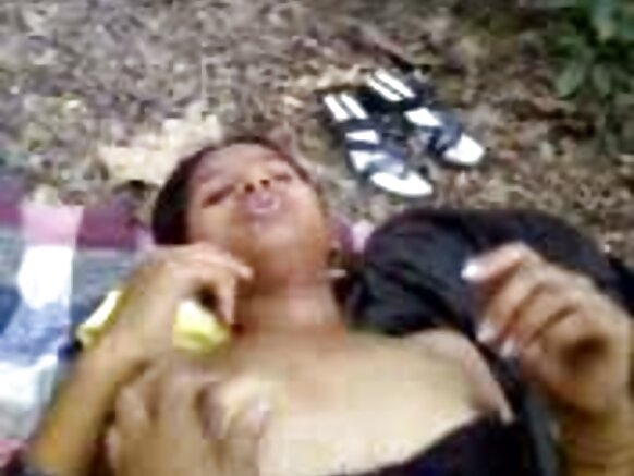 Wanandoa wa Kihindi wakitaniana hadharani kwenye filamu ya video ya kuvutia ya desi jungle