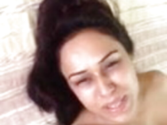 Sofia Punyeto Mwigizaji wa Kipakistani Akamatwa - Sehemu ya 1 Sexy Blue Sexy Blue